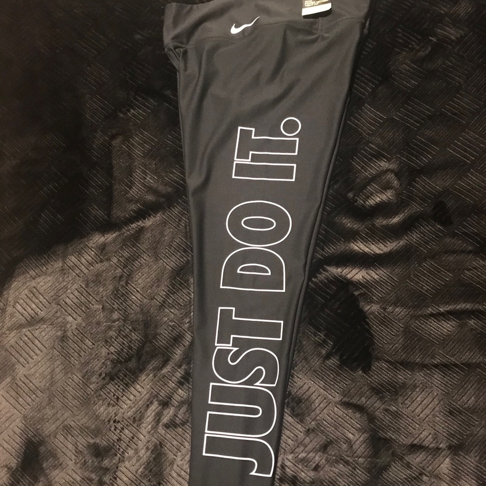 *SOLD* Nike leggings - Picture 2 of 3
